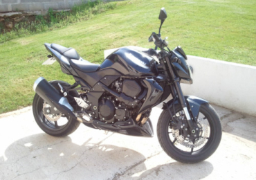 moto Kawasaki Z750