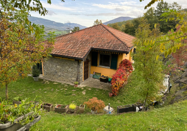 BERCETO VICINANZE VILLA CON AMPIO GIARDINO