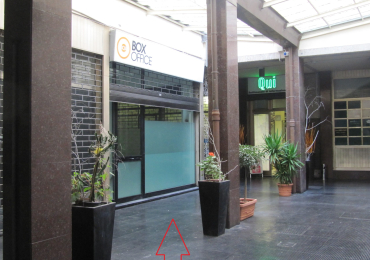 Locale in affitto in Galleria Rasponi (tra P.za del Popolo e P.za Kennedy)
