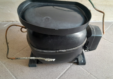 Compressore per frigorifero Ariston  NLX11KK Danfoss 6987