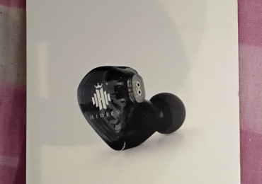 Auricolari in-ear cablati Hidizs MS1-Rainbow, di colore nero.