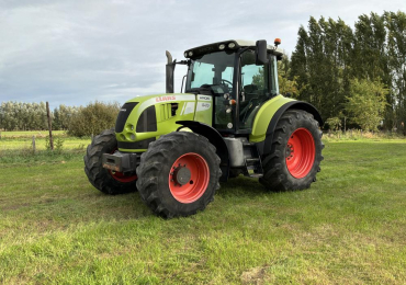 Trattore a quattro ruote motrici Claas Arion 640 cis del 2008