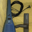 Scopa elettrica Hoover Acenta con una potenza di 1000W.