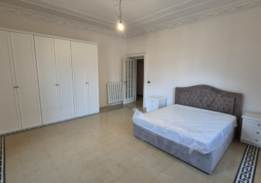 Letto matrimoniale con contenitore