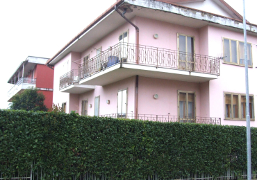 Palazzina con giardino