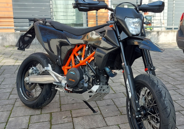 MOTO KTM 690 SMCR