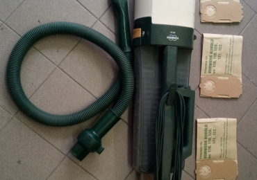 Folletto Vorwerk vk121 + accessori perfettamente funzionante.