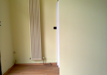 appartamento via calindri 10 piano rialzato ingresso tre camere cucinotto e bagno ripostiglio cantina e giardino perosnale