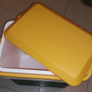 Frigorifero portatile passivo SELAP di colore giallo/verde/bianco