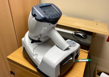 Nidek HandyRef-K Handheld Ref/Keratometer