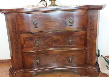 Como’ in legno massiccio lucido