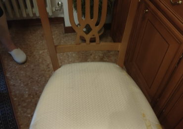 Vendo tavolo legno massello più 6 sedie