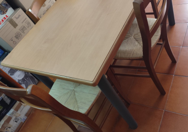 Tavolo con sedie