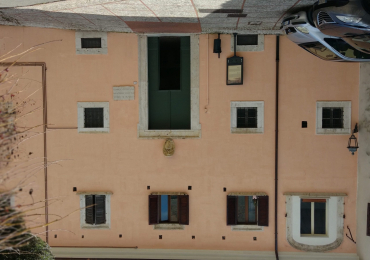 Appartamento in vendita in Via del Duomo (Palazzo Petrignani)