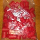 57 cappellotti antipolvere, nuovi, in plastica per bottiglie.