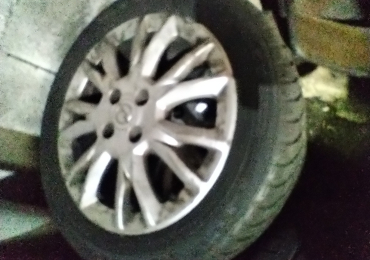4 gomme Opel Corsa d con cerchi in lega