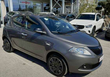 Lancia Ypsilon 1.0 Hybrid Oro
