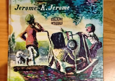 Edizione vintage del romanzo umoristico “Tre uomini in barca” di Jerome K. Jerome