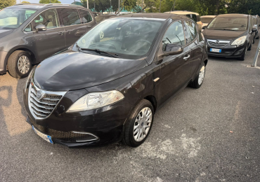 Lancia Ypsilon 1.3 Mjet