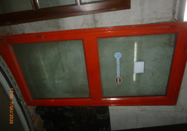 Porta  di sicurezza esterna in  ferro “secco c24 , due  vetri