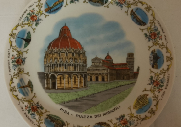 Piatti in ceramica decorata città diametro 32 cm. da collezione