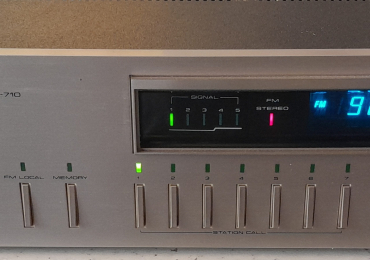 Pioneer Synthesized Radio TX 710