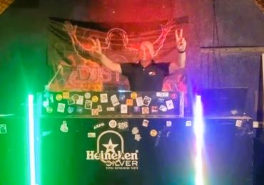 DJ SET + KARAOKE!