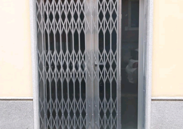 Cancello Scorrevole Di Sicurezza Zincato Per Portoncino