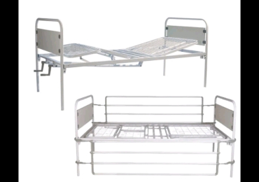 Letto da degenza a due manovelle con sponde ribaltabili