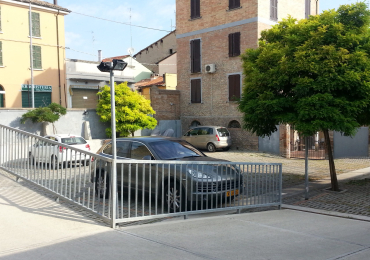 Posto auto in affitto in circonvallazione Fiume Montone Abbandonato