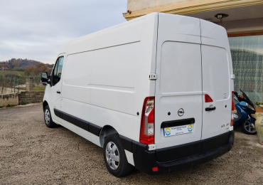 Noleggia Opel Movano L2 H2 anche senza carta di credito