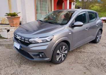 Noleggia subito Dacia sandero Gpl