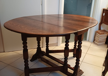 TAVOLO INGLESE APRIBILE A BANDELLE