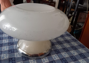 Lampada a fungo, anni’60-70, vetro latte