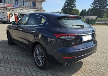 MASERATI LEVANTE GRAN LUSSO 3.0 v6 275cv