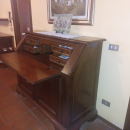 Consolle da muro e possibile scrittorio, legno.