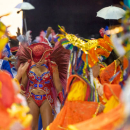 Deejay con Ballerini brasiliani per feste