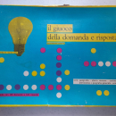 Gioco da tavolo vintage educativo ed elettrico degli anni ’50/’60, intitolato “il giuoco della domanda e risposta”